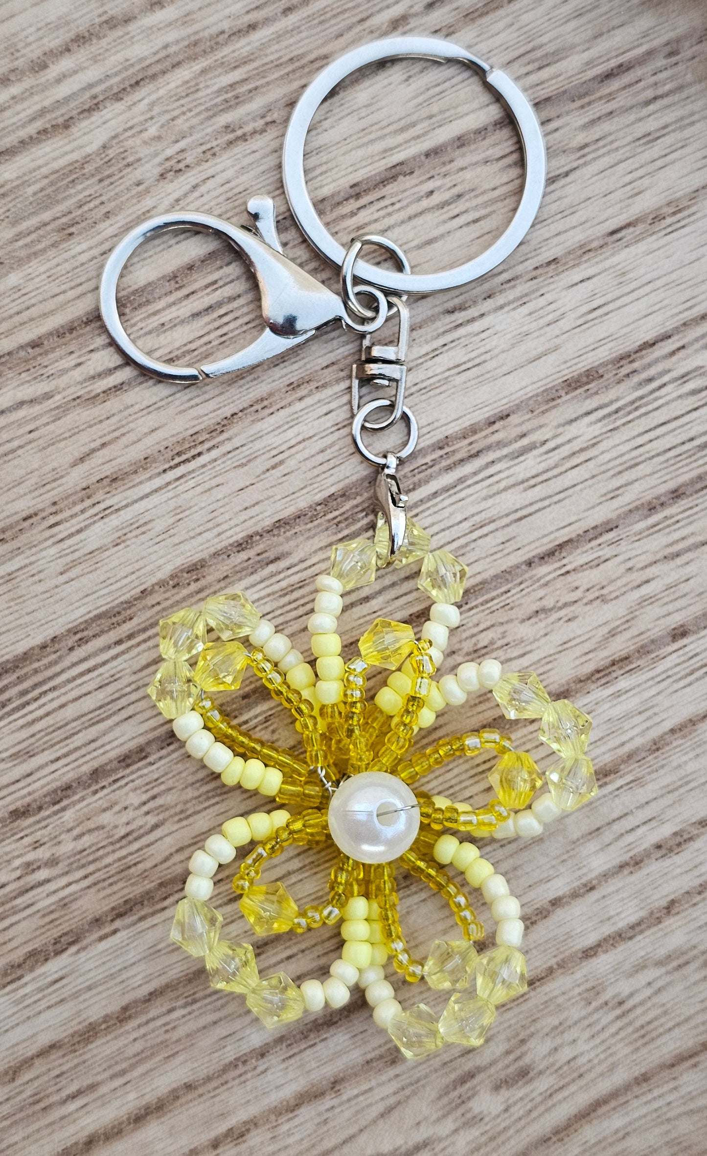 Daisy Beaded Keychain