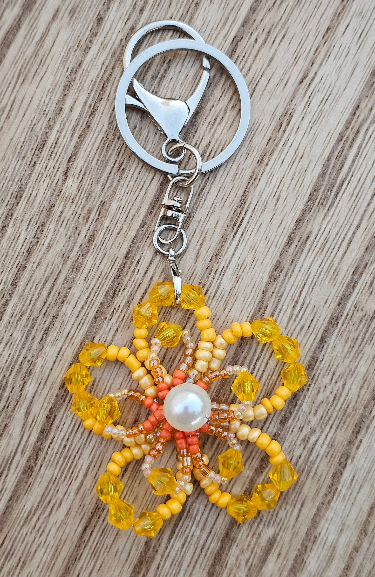 Daisy Beaded Keychain
